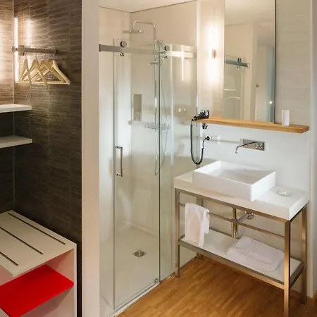 V-hotel 4* 본
